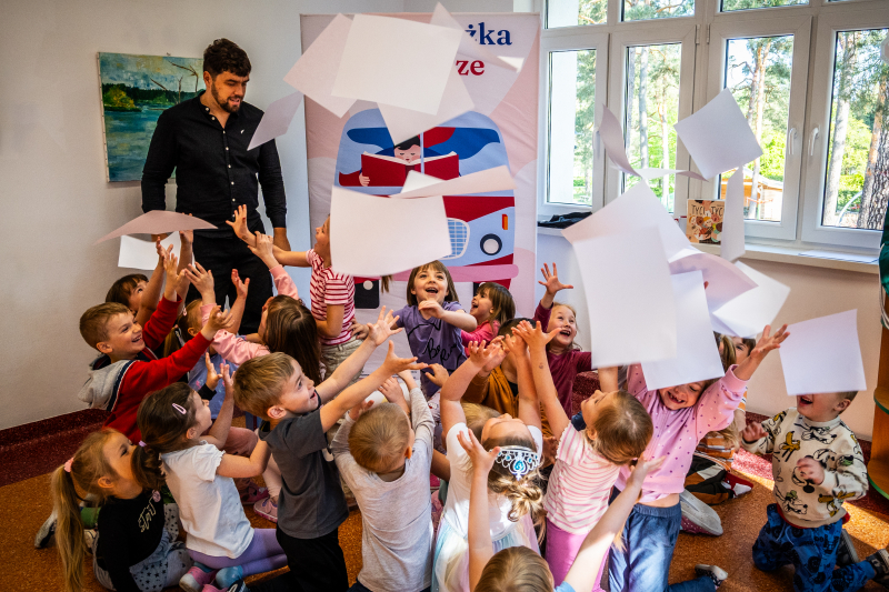 „Opowiedz nam, Krasnalu!” - warsztaty promujące czytelnictwo wśród dzieci