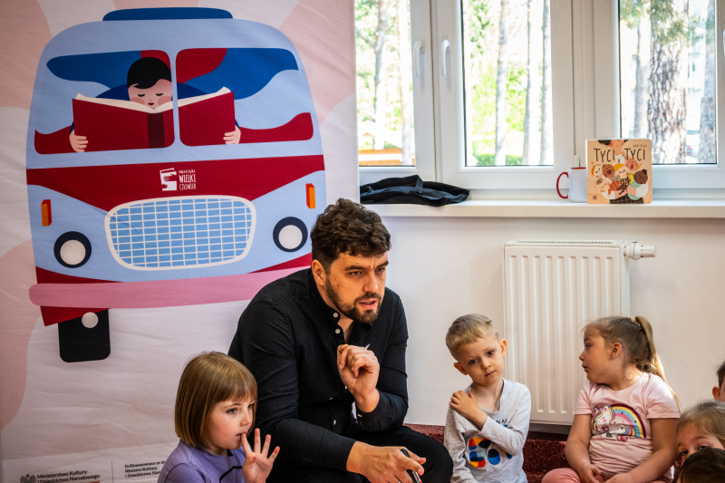 „Opowiedz nam, Krasnalu!” - warsztaty promujące czytelnictwo wśród dzieci