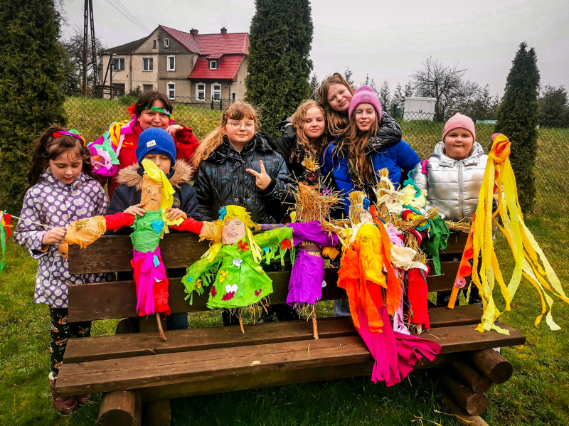 Powitanie wiosny i wielkanocne poszukiwanie słodkości w Silnowie