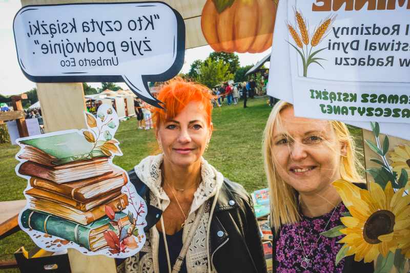 Kiermasz Książki Przeczytanej na XII Rodzinnym Festiwalu Dyni w Radaczu