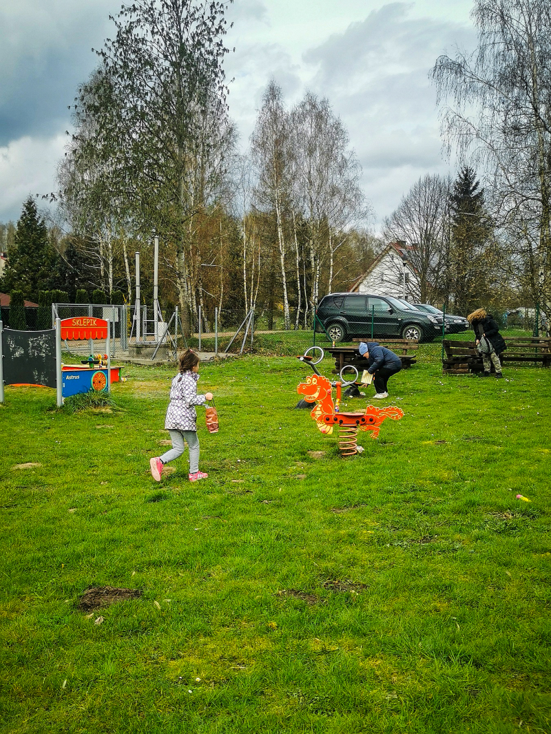 Powitanie wiosny i wielkanocne poszukiwanie słodkości w Silnowie