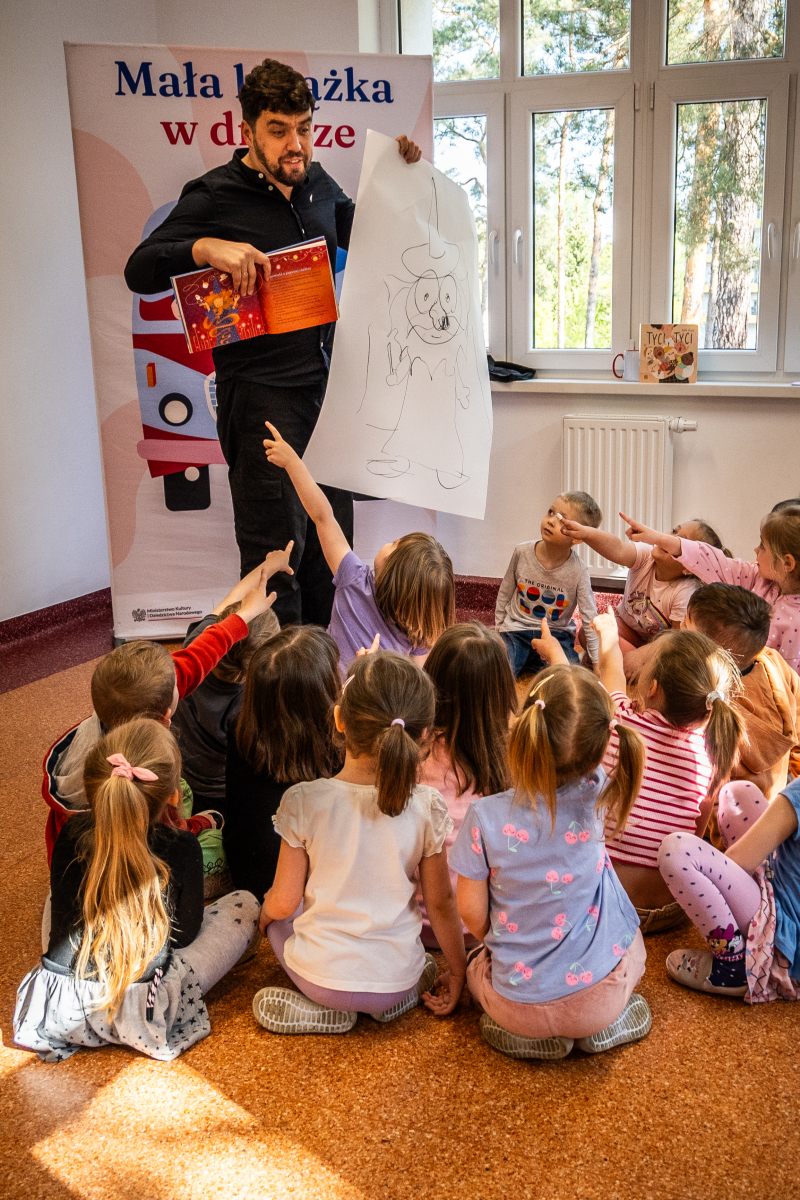 „Opowiedz nam, Krasnalu!” - warsztaty promujące czytelnictwo wśród dzieci