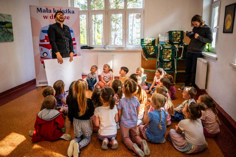 „Opowiedz nam, Krasnalu!” - warsztaty promujące czytelnictwo wśród dzieci