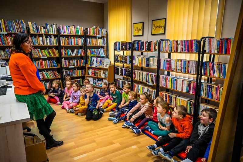 Lekcja biblioteczna pn. „Biblioteka - cisza? Tu nie obowiązuje”