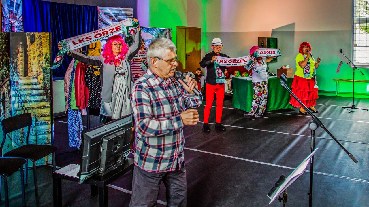 Kabaretowy HIPERMARKET podczas spotkania KGW w Łubowie